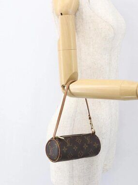 LOUIS VUITTON Monogram Papillon Pouch LV Auth 161310